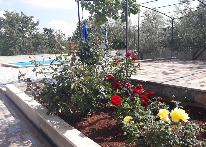 Apartment With A Swimming Pool Zbandaj, - 14154